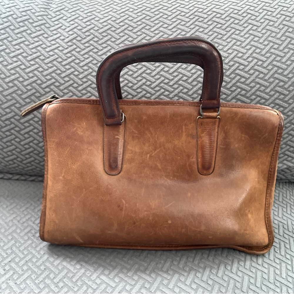 Vintage Coach!! NYC Leather Satchel Bag
